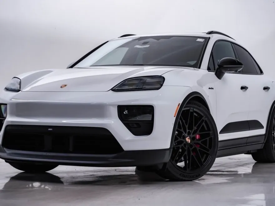 2025 Porsche Macan Electric photo 1