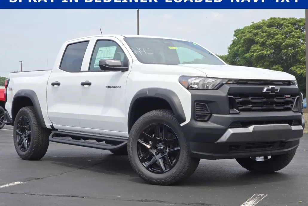 2025 Chevrolet Colorado Trail Boss photo 1