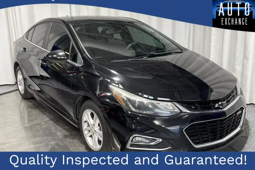 2018 Chevrolet Cruze LT photo 1
