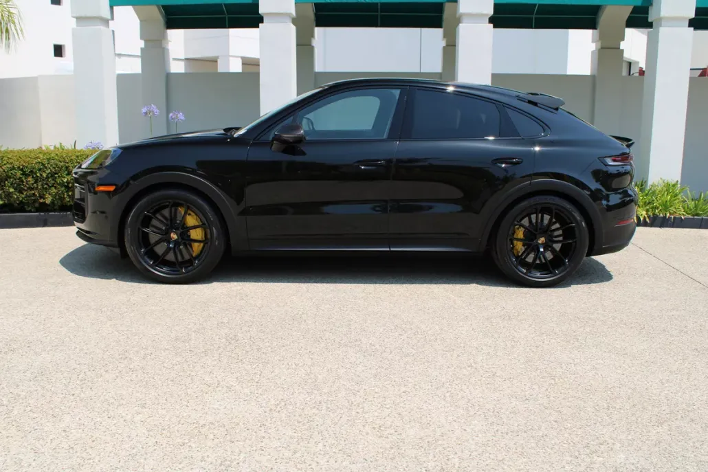 2025 Porsche Cayenne Coupe Turbo GT photo 1