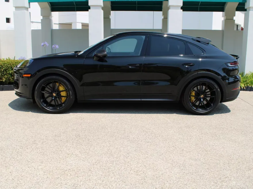 2025 Porsche Cayenne Coupe Turbo GT photo 1