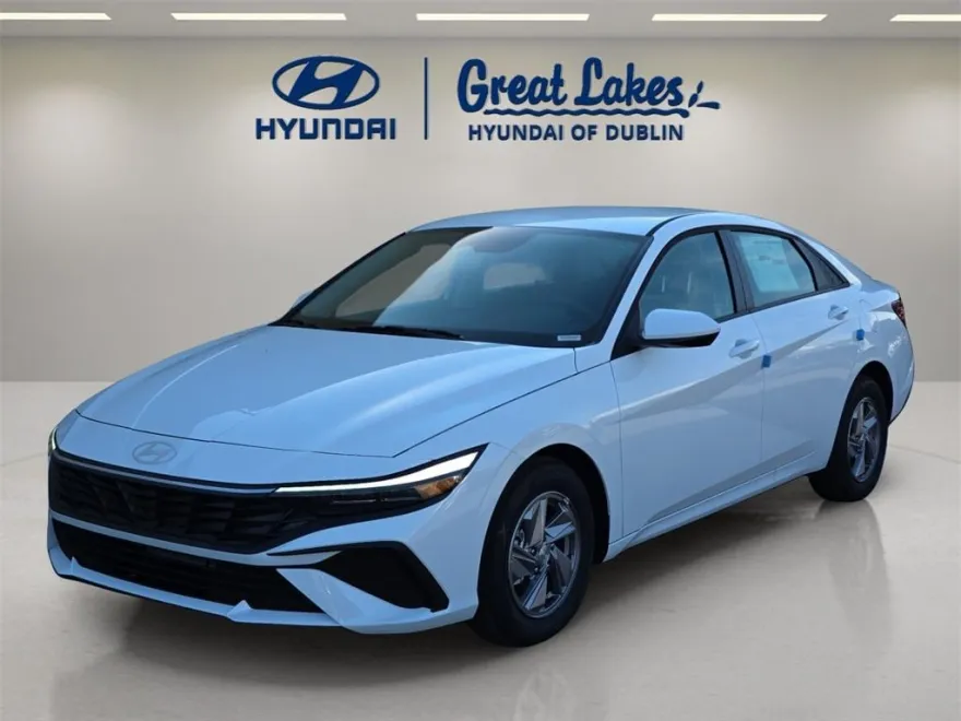 2025 Hyundai Elantra SE photo 1
