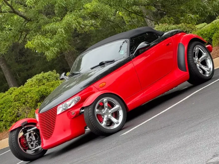2000 Plymouth Prowler Base photo 1