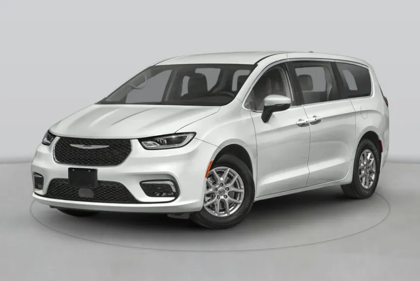 2023 Chrysler Pacifica Touring L photo 1