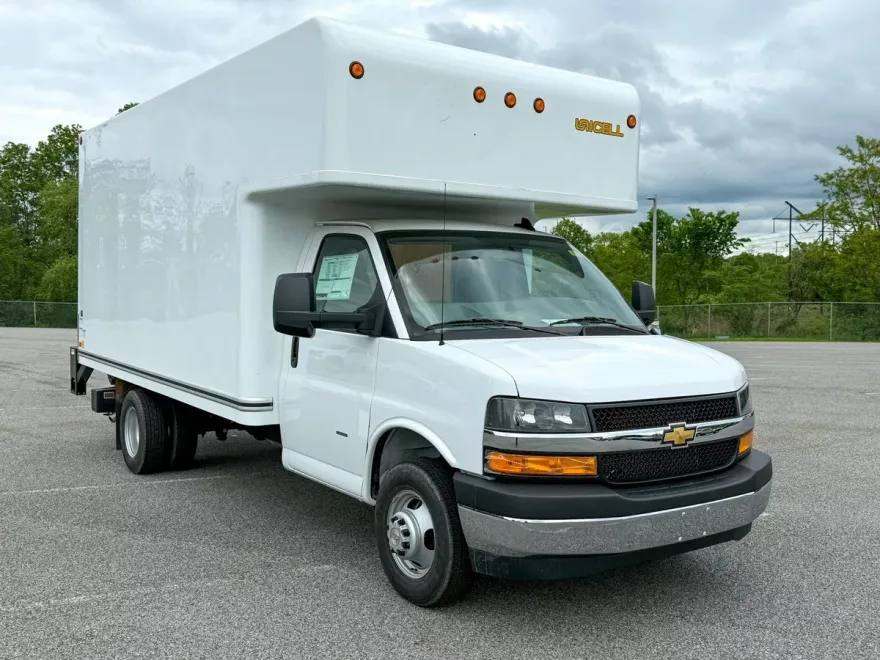 2025 Chevrolet Express 3500 Cutaway Van photo 1