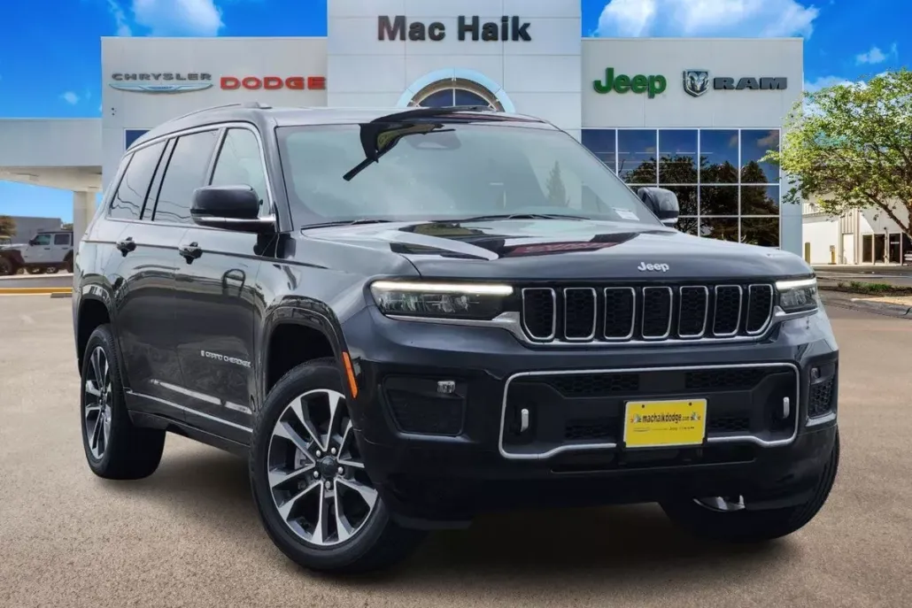2025 Jeep Grand Cherokee Overland photo 1
