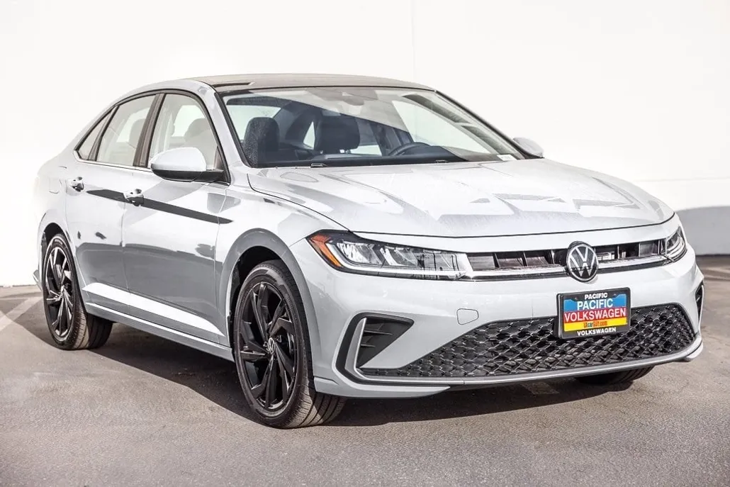 2025 Volkswagen Jetta 1.5T SE photo 1
