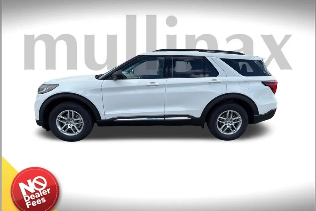 2025 Ford Explorer photo 1