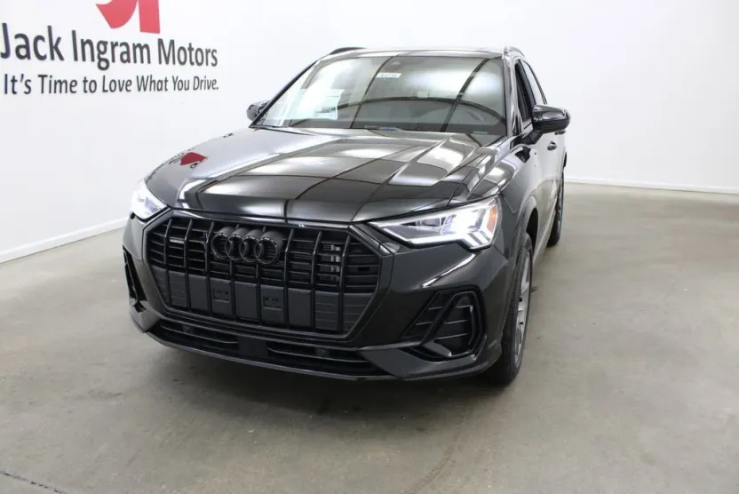 2025 Audi Q3 S line Premium photo 1