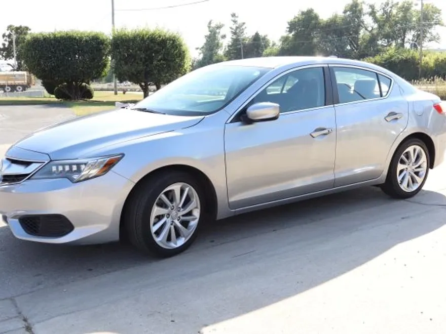 2017 Acura ILX Base Plus photo 1