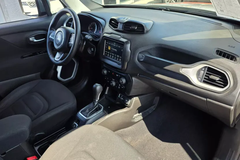2020 Jeep Renegade Latitude photo 1