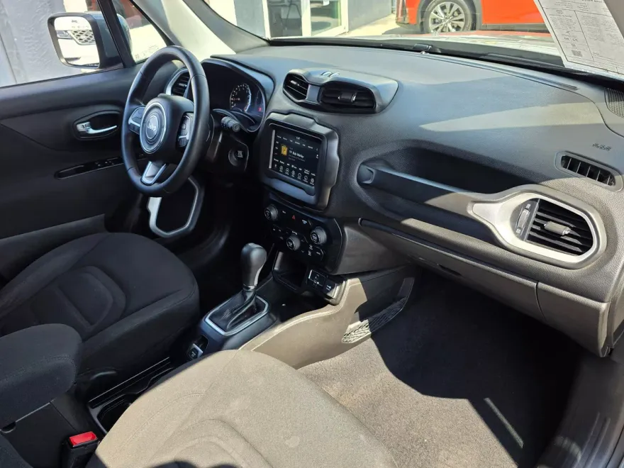 2020 Jeep Renegade Latitude photo 1