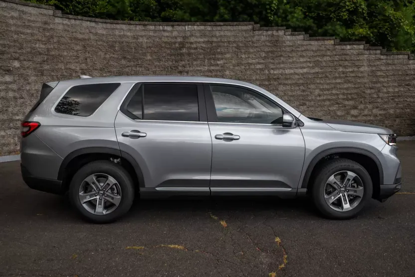 2025 Honda Pilot EX-L photo 1