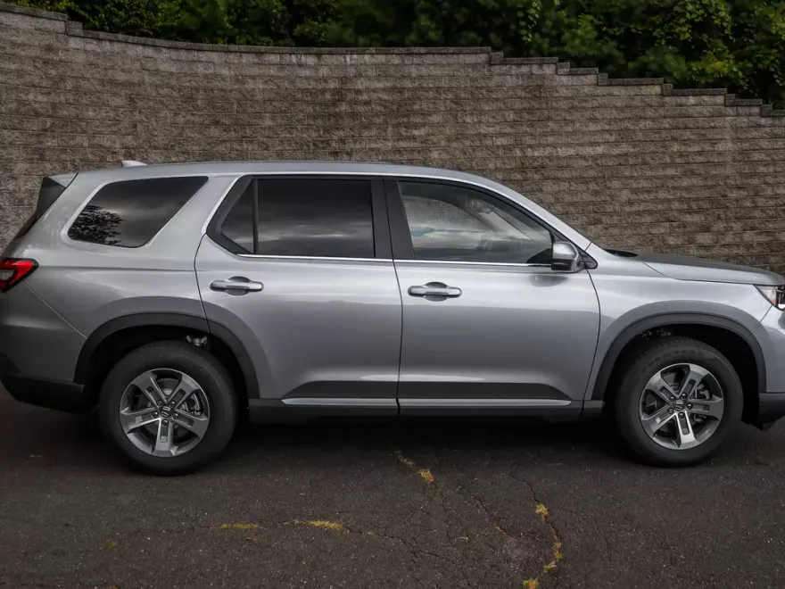 2025 Honda Pilot EX-L photo 1