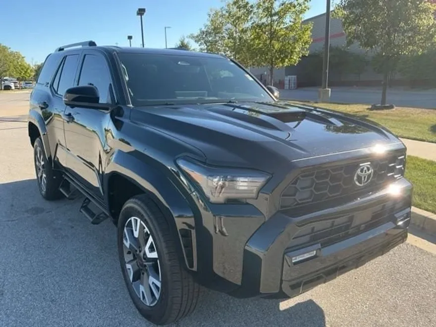 2025 Toyota 4Runner SR5 photo 1