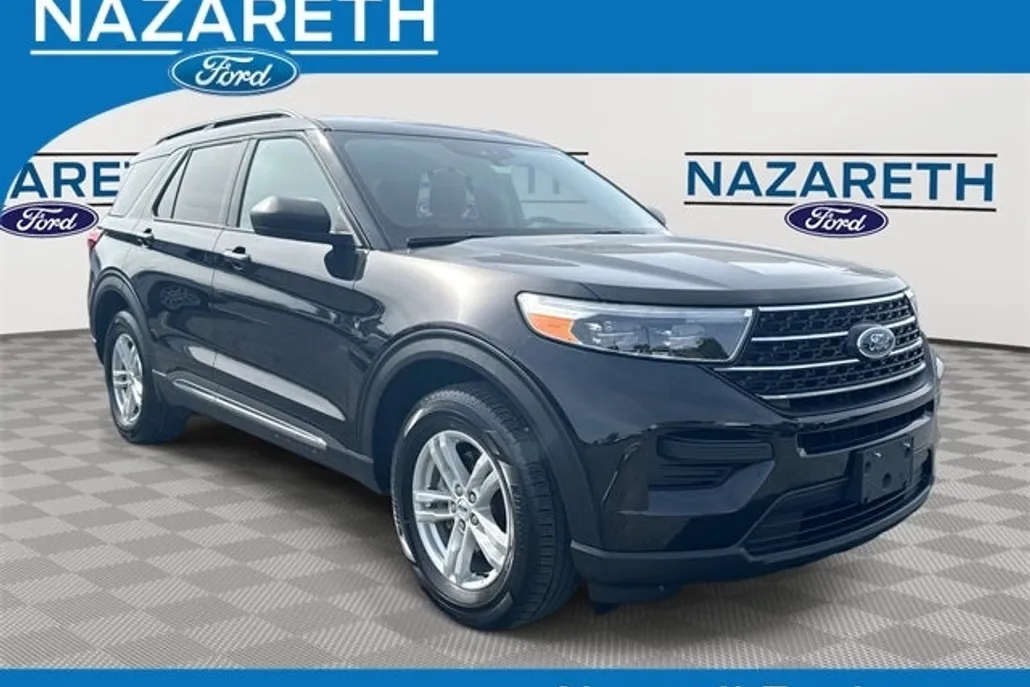 2023 Ford Explorer XLT photo 1