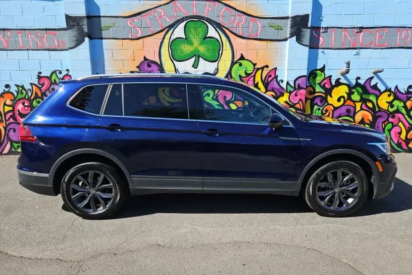 2022 Volkswagen Tiguan SE photo 1
