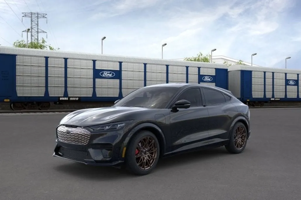 2025 Ford Mustang Mach-E GT photo 1
