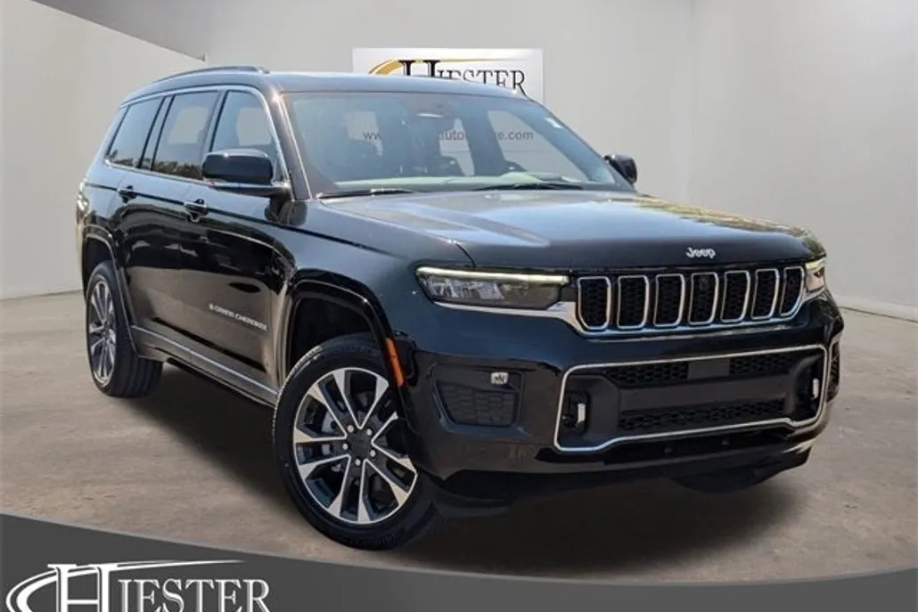 2025 Jeep Grand Cherokee Overland photo 1