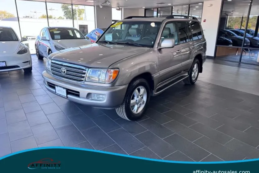 2004 Toyota Land Cruiser VX photo 1