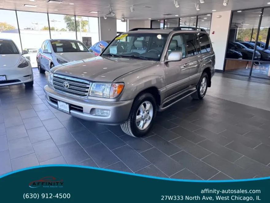 2004 Toyota Land Cruiser VX photo 1