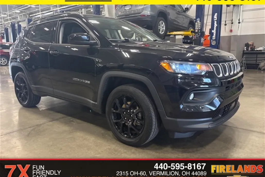2022 Jeep Compass Latitude Lux photo 1