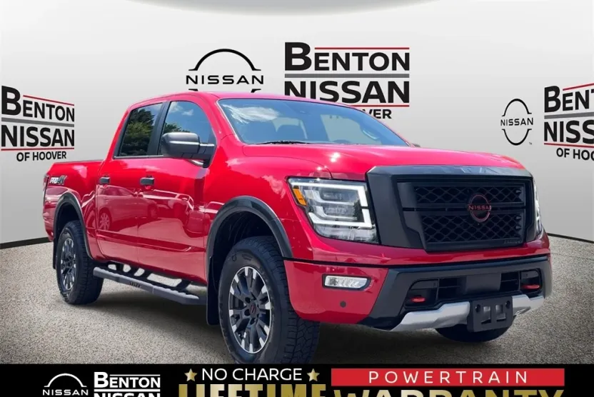 2024 Nissan Titan PRO-4X photo 1