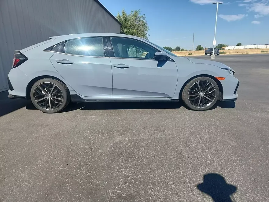 2021 Honda Civic Sport photo 1