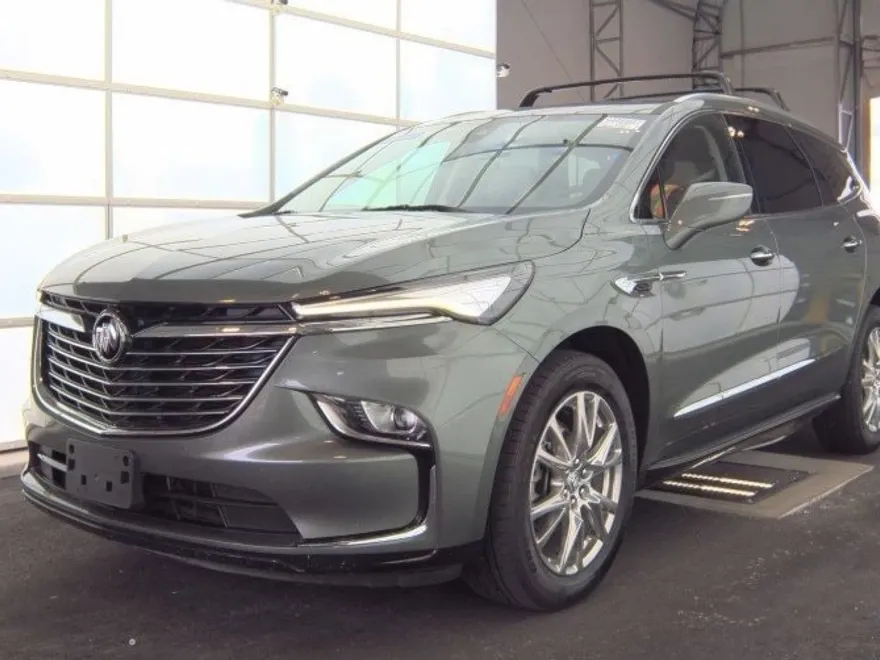 2023 Buick Enclave Essence photo 1