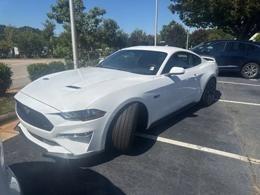 2020 Ford Mustang GT photo 1