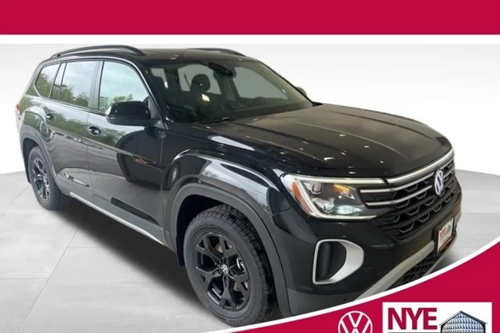 2025 Volkswagen Atlas Peak Edition SE photo 1