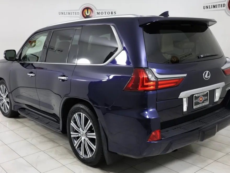 2017 Lexus LX 570 photo 3