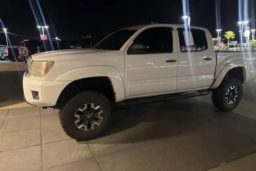 2015 Toyota Tacoma PreRunner V6 photo 1