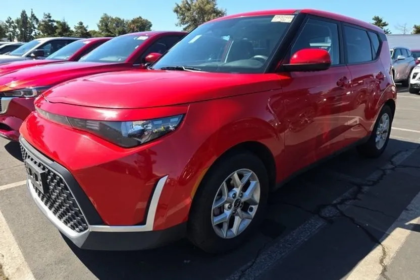 2023 Kia Soul LX S photo 1