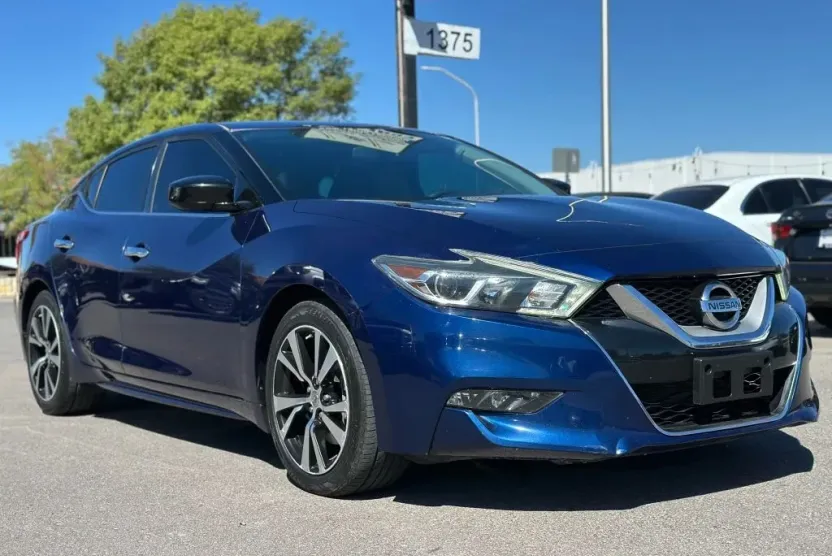 2017 Nissan Maxima photo 1
