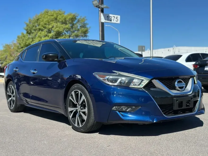 2017 Nissan Maxima photo 1