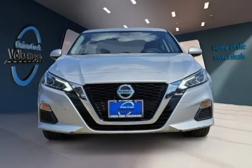 2021 Nissan Altima 2.5 SV photo 2