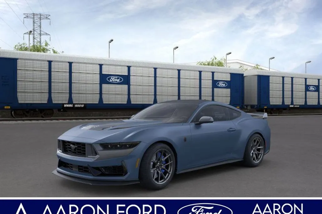 2025 Ford Mustang Dark Horse photo 1