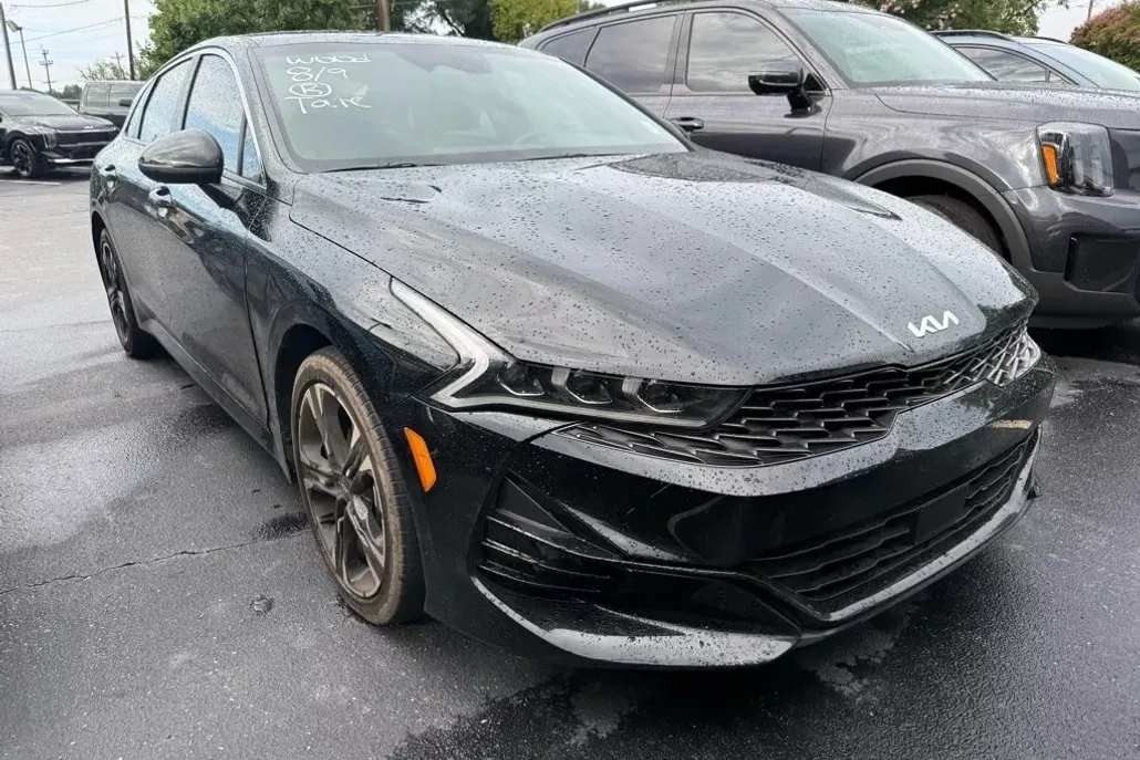 2024 Kia K5 GT-Line photo 1