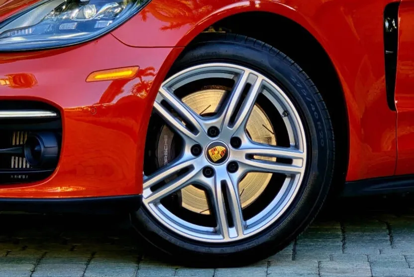 2021 Porsche Panamera 4 Sport Turismo photo 1