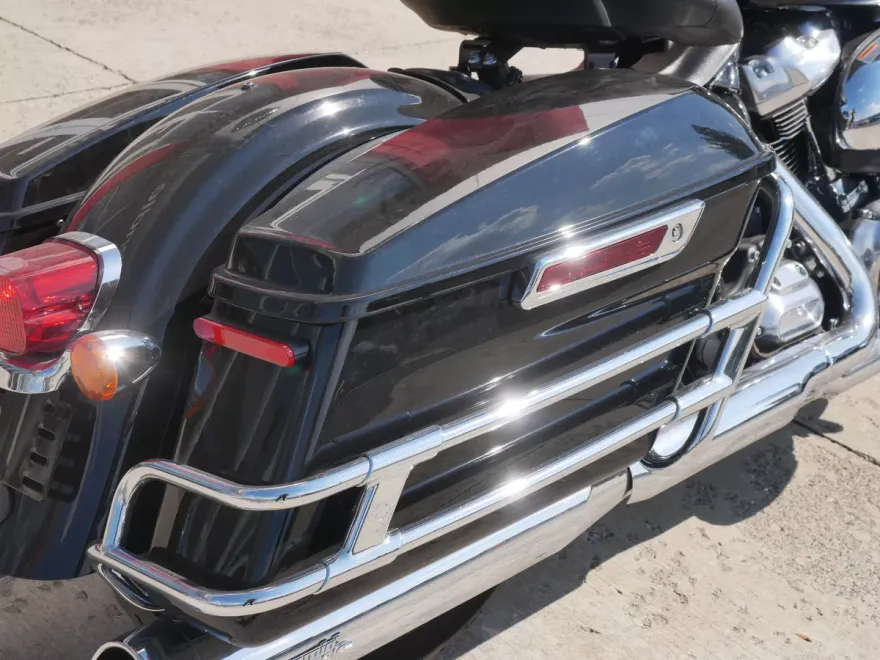 2022 Harley Davidson Electra Glide Standard FLHT photo 1