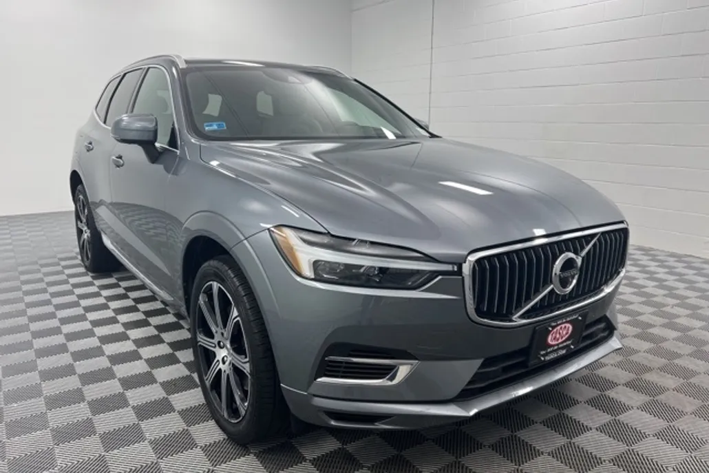2021 Volvo XC60 Recharge Hybrid T8 Inscription photo 1