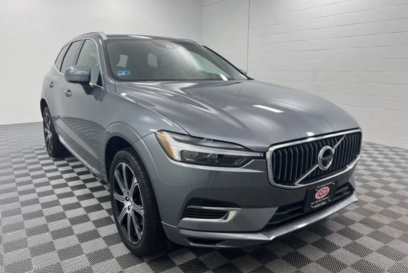 2021 Volvo XC60 Recharge Hybrid T8 Inscription photo 1