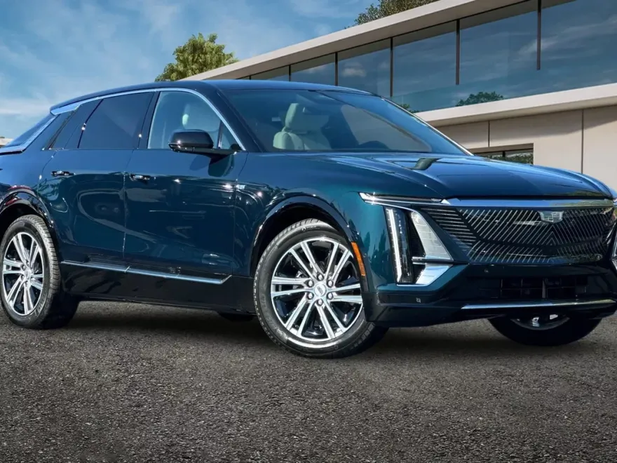 2025 Cadillac Lyriq Luxury photo 1