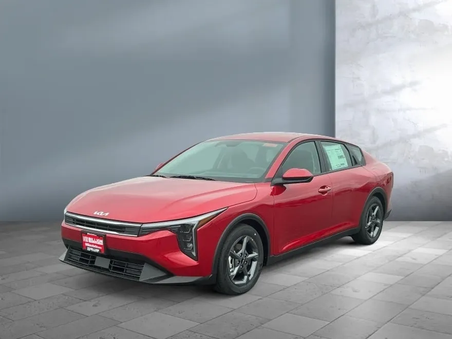 2025 Kia K4 LXS photo 1