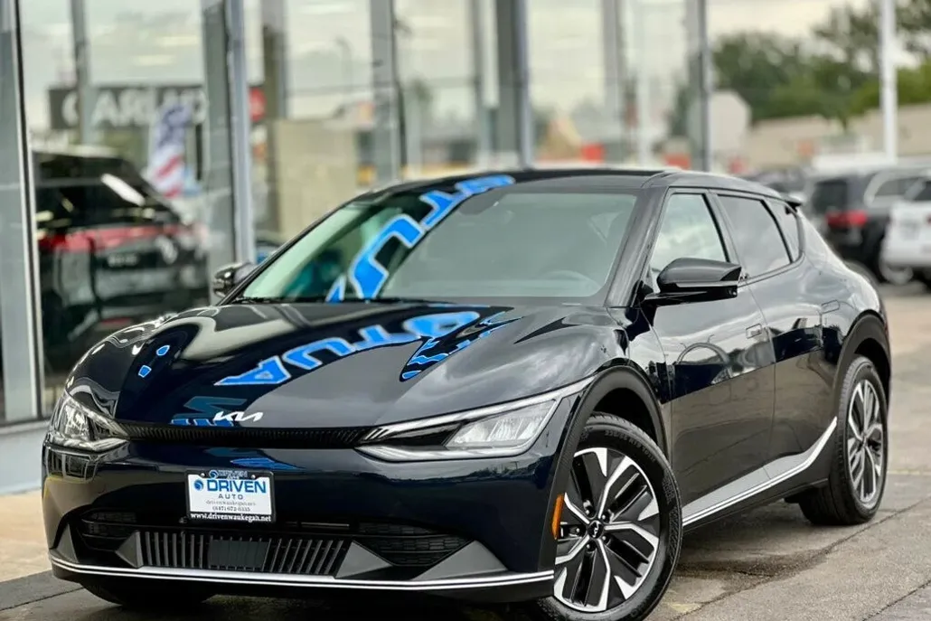 2024 Kia EV6 Light photo 1