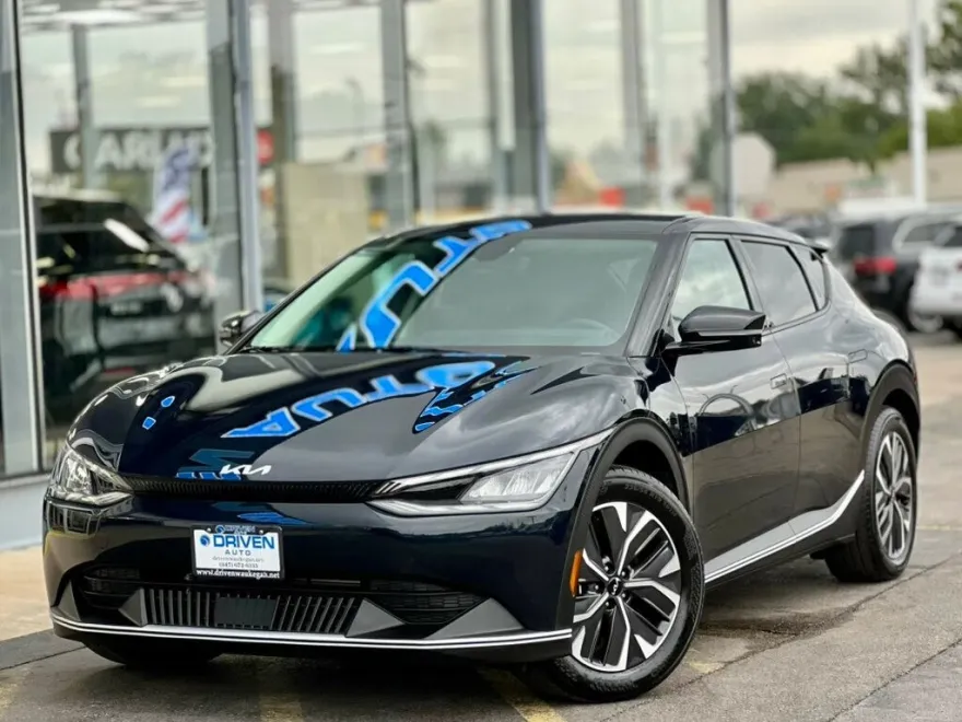 2024 Kia EV6 Light photo 1