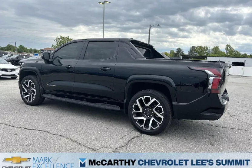2024 Chevrolet Silverado EV RST photo 1
