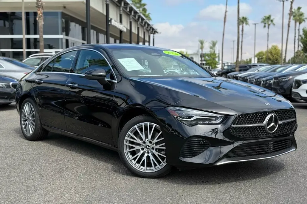 2025 Mercedes Benz CLA 250 4MATIC photo 1