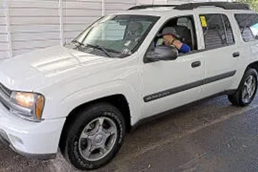 2004 Chevrolet Trailblazer LS photo 1
